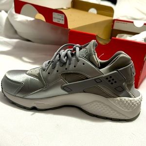 too big, never got a chance to return them